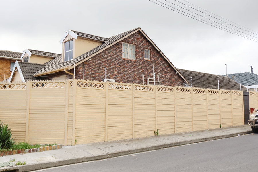 4 Bedroom Property for Sale in Retreat Western Cape
